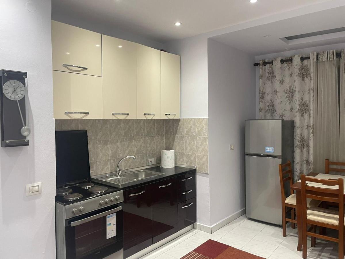 E&B Cosy Apartment ティラナ エクステリア 写真
