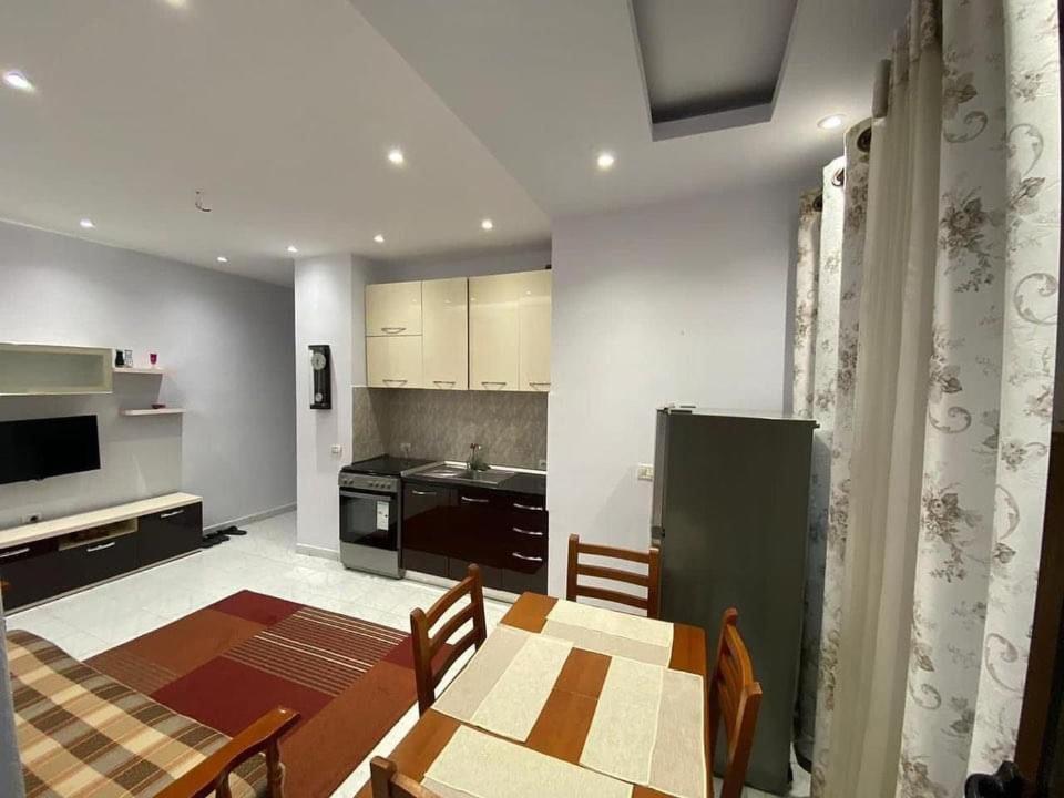 E&B Cosy Apartment ティラナ エクステリア 写真
